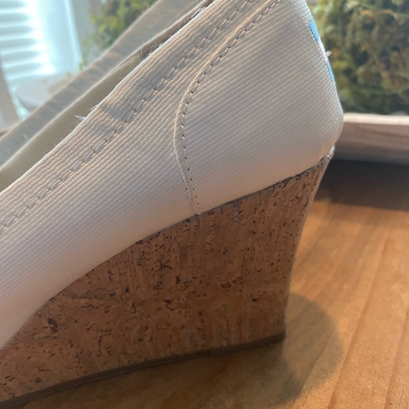 Tom’s wedge sandals - size 10 wide - Picture 7 of 12
